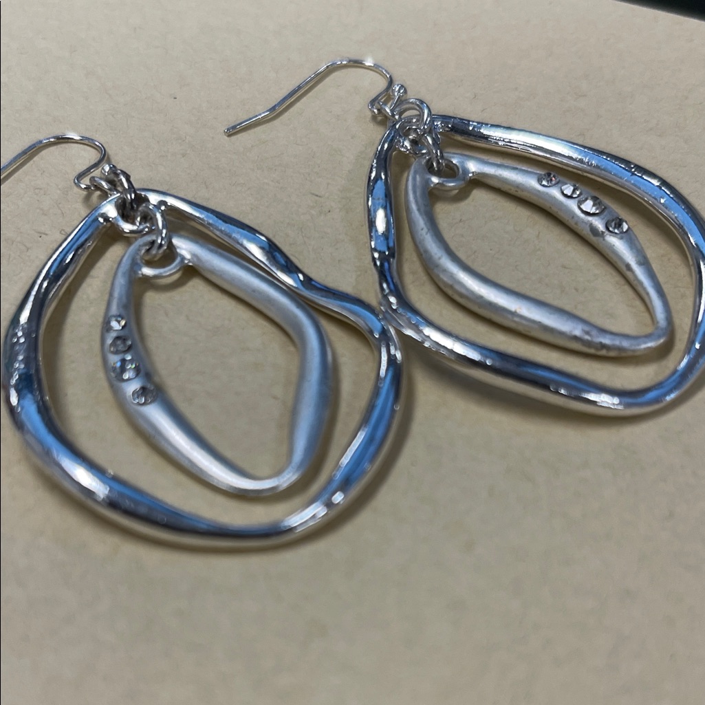 Gift - Elegant Silver Hoop Earrings